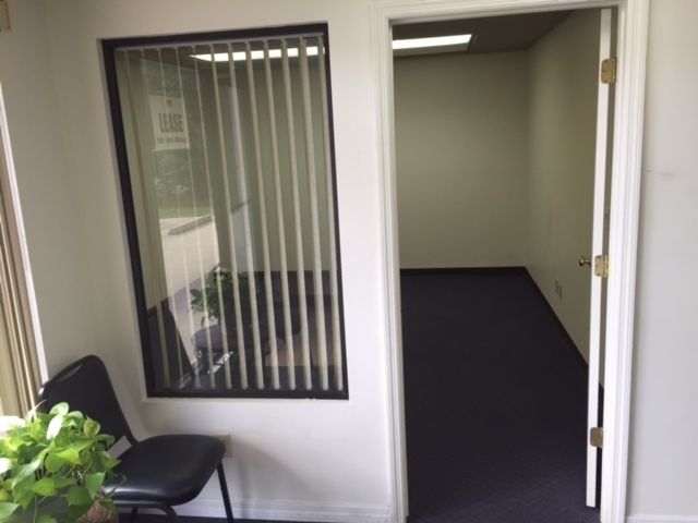Freestanding Multi- Tenant Industrial / Flex Space : 550 Gus Hipp Blvd, Rockledge, FL 32955
